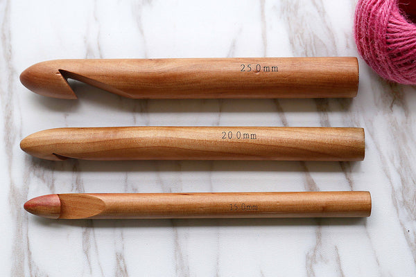 Three size Giant Knitting Needles/ Crochet Hook/ Crochet Hook,/Big crochet needle/ Super Big Wooden Needles/ extreme crochet hook