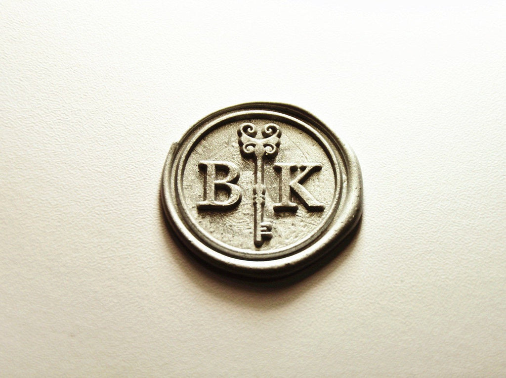 personalized two initials wax seals stamp The key of love wax Seal sta –  DokkiDesign