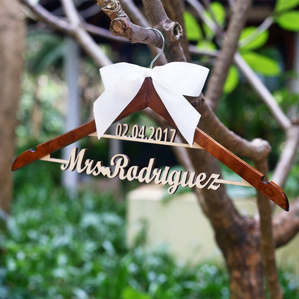 Personalized Wedding Hanger with Name,Custom name Hanger for bride bridesmaid groom, wedding Dress Hanger for Bridal Shower Gift, custom bridal dress hanger with bow