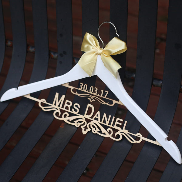Custom wood wedding Hanger with name and date for bride with bow, personalized bride bridesmaid dress hanger, 44 cm laser cut Wedding dress Hanger Gifts for bride