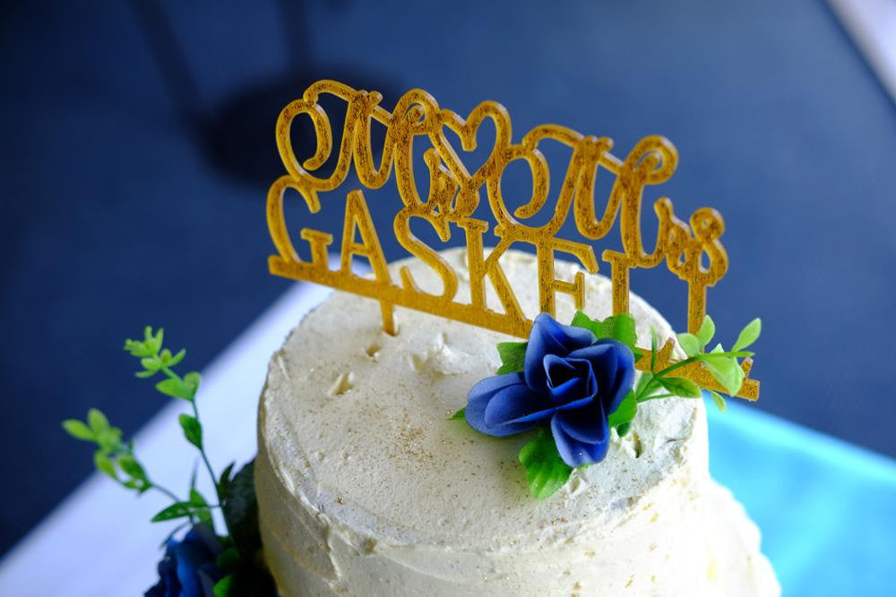 Wedding Cake Topper Mr and Mrs Topper Design With YOUR Last Name ,Glitter Gold ,Glitter Silver Cake topper
